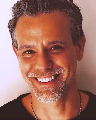 Adam Pascal Holmdel