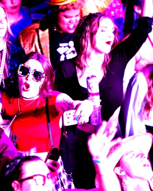 Broadway Rave Huntington