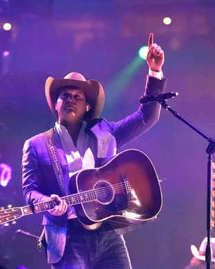 Jon Pardi Holmdel