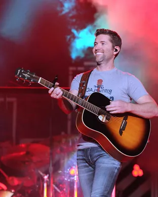 Josh Turner Red Bank