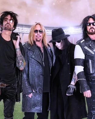 Motley Crue Holmdel
